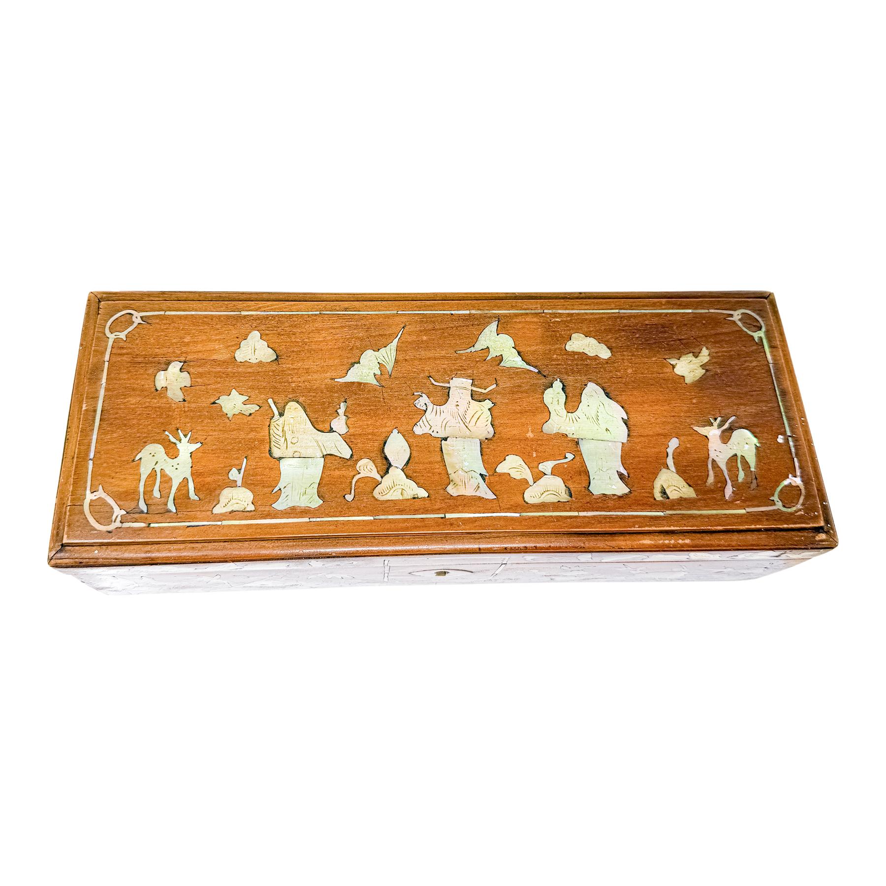 CAJA ORIENTAL DE PRINCIPIOS DE SIGLO XX