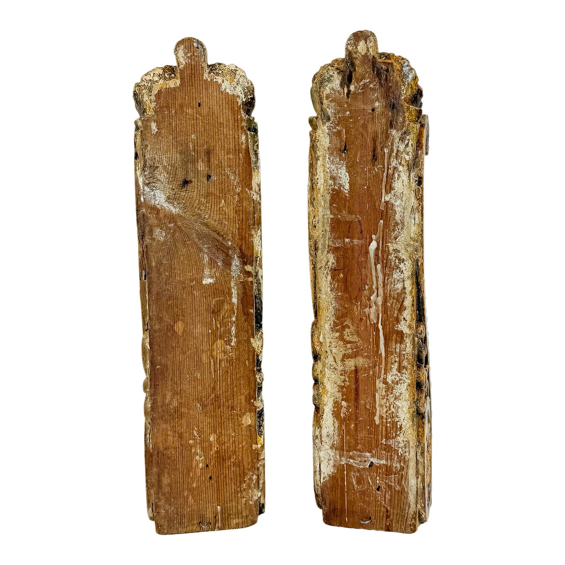 DOS FRAGMENTOS DE TALLA DEL S.XVIII