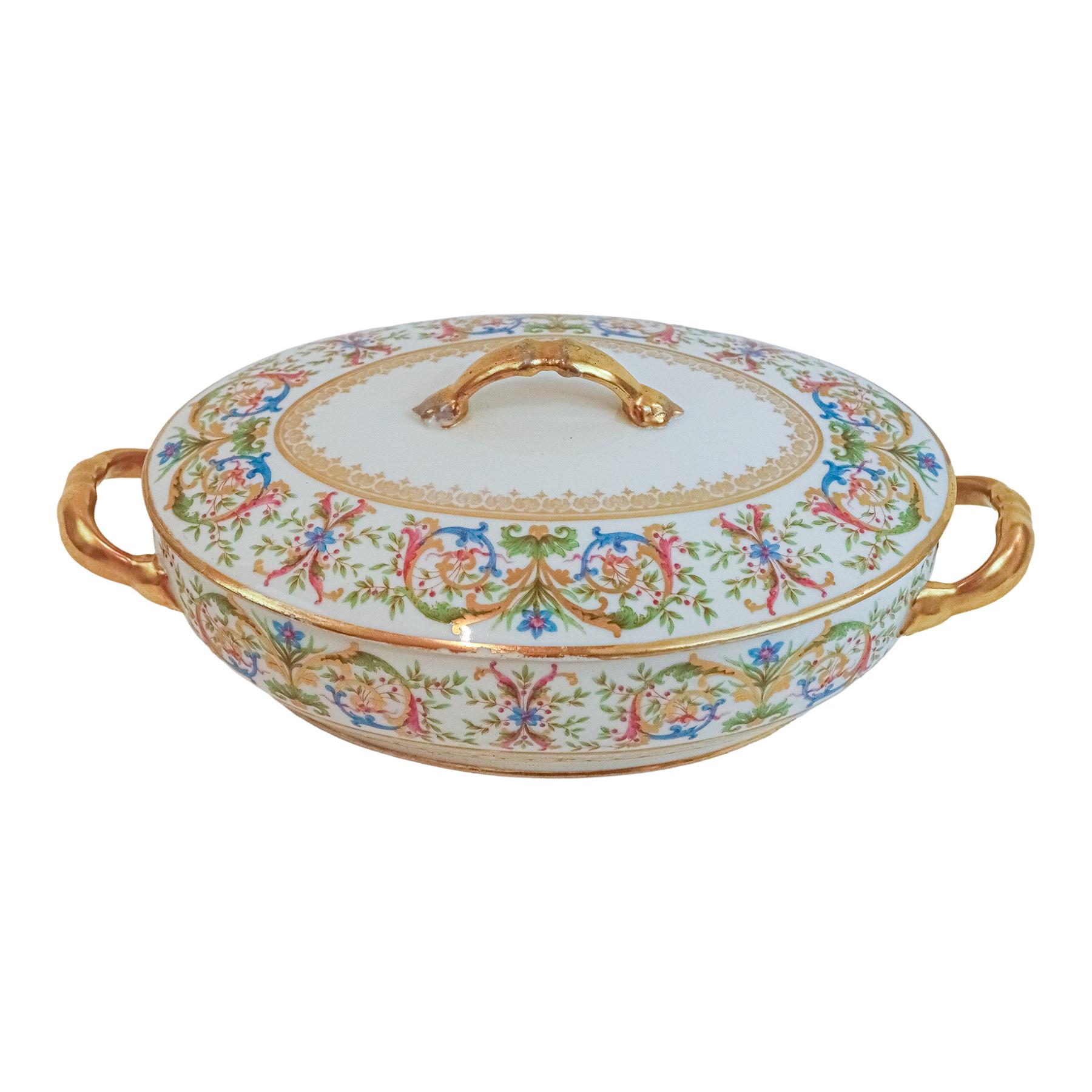 SOPERA EN PORCELANA DE LIMOGES DEL PRIMER TERCIO DEL S.XX