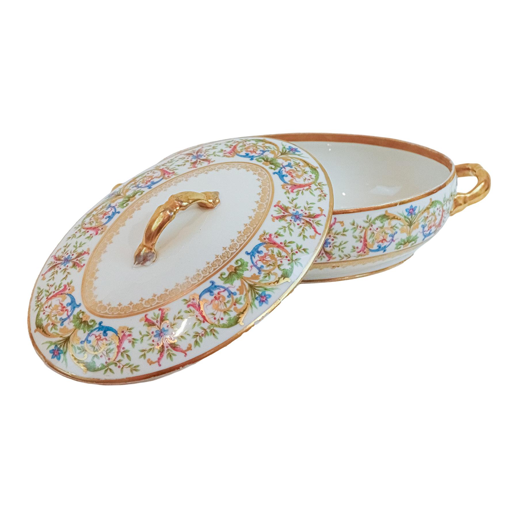 SOPERA EN PORCELANA DE LIMOGES DEL PRIMER TERCIO DEL S.XX