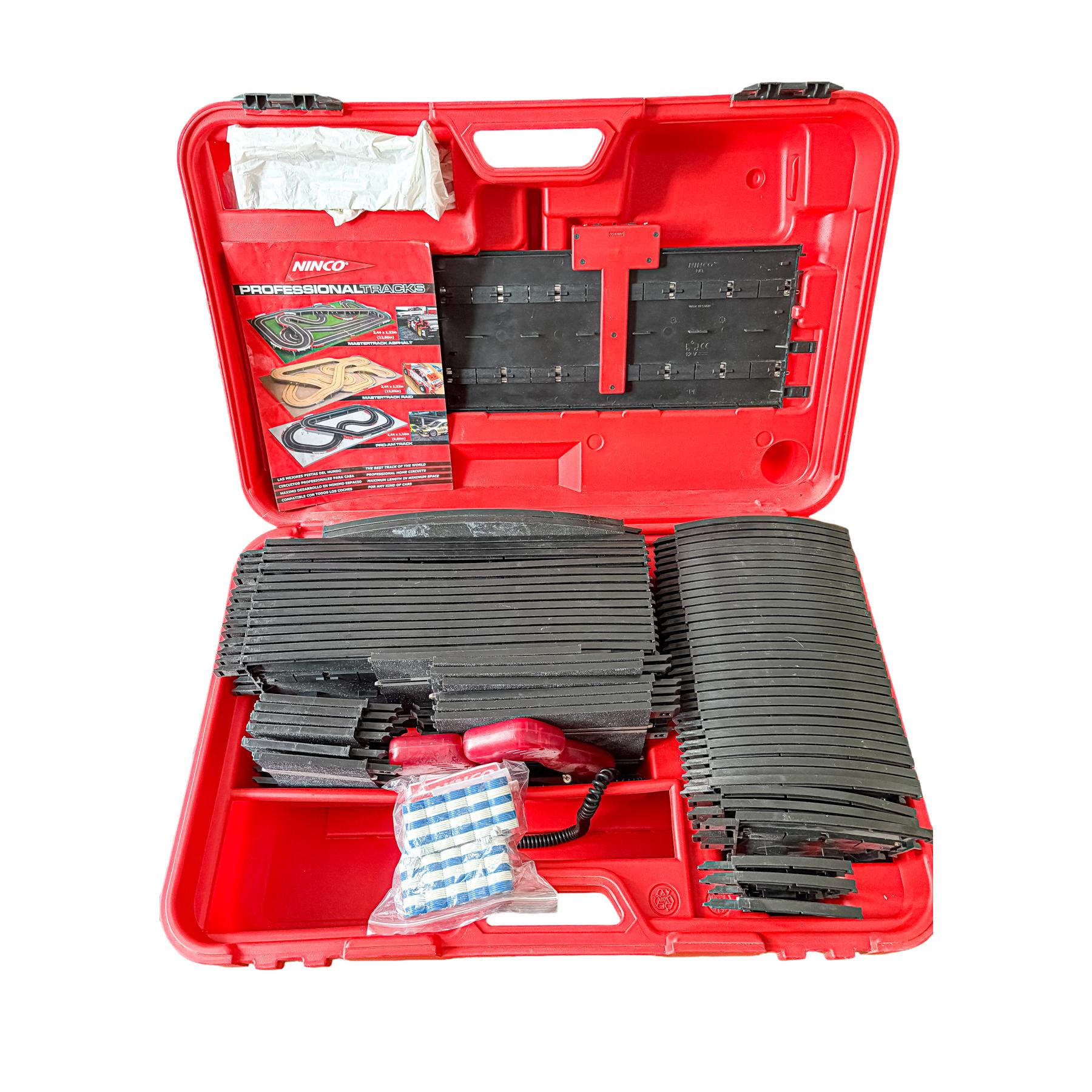 MALETA MASTERTRACK Y PISTAS Y ACCESORIOS NINCO