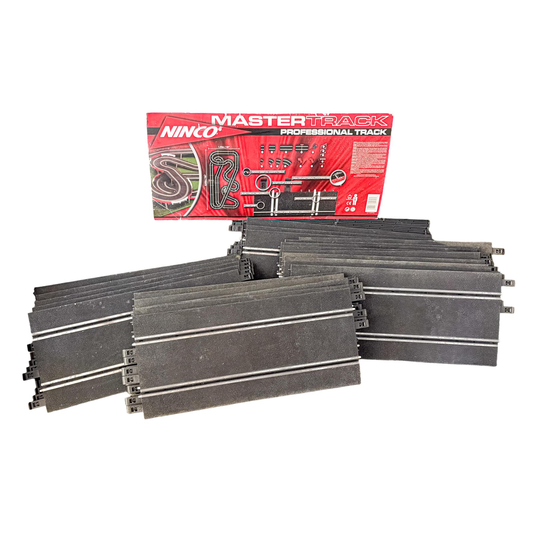 MALETA MASTERTRACK Y PISTAS Y ACCESORIOS NINCO