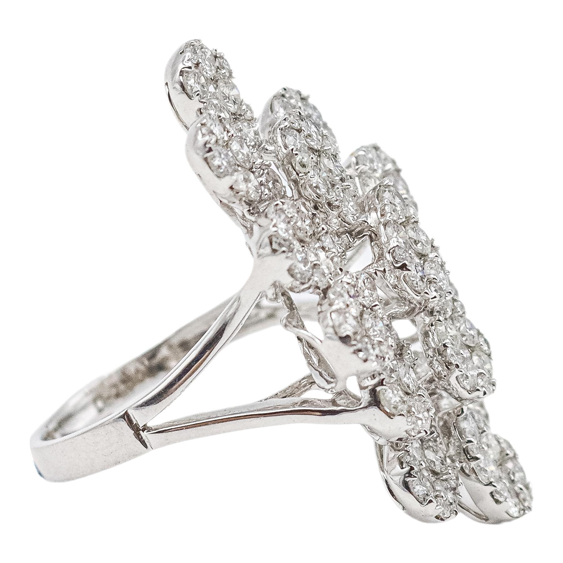 ANILLO CON BRILLANTES