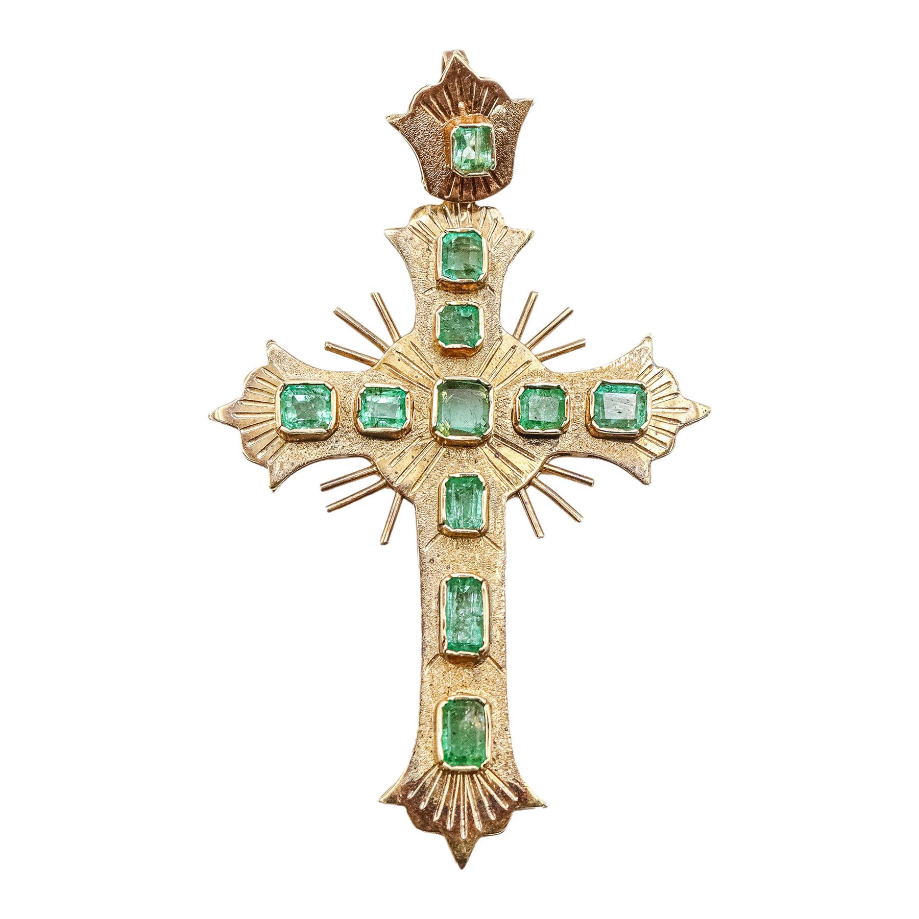 CRUZ COLGANTE CON ESMERALDAS, MEDIADOS S.XX