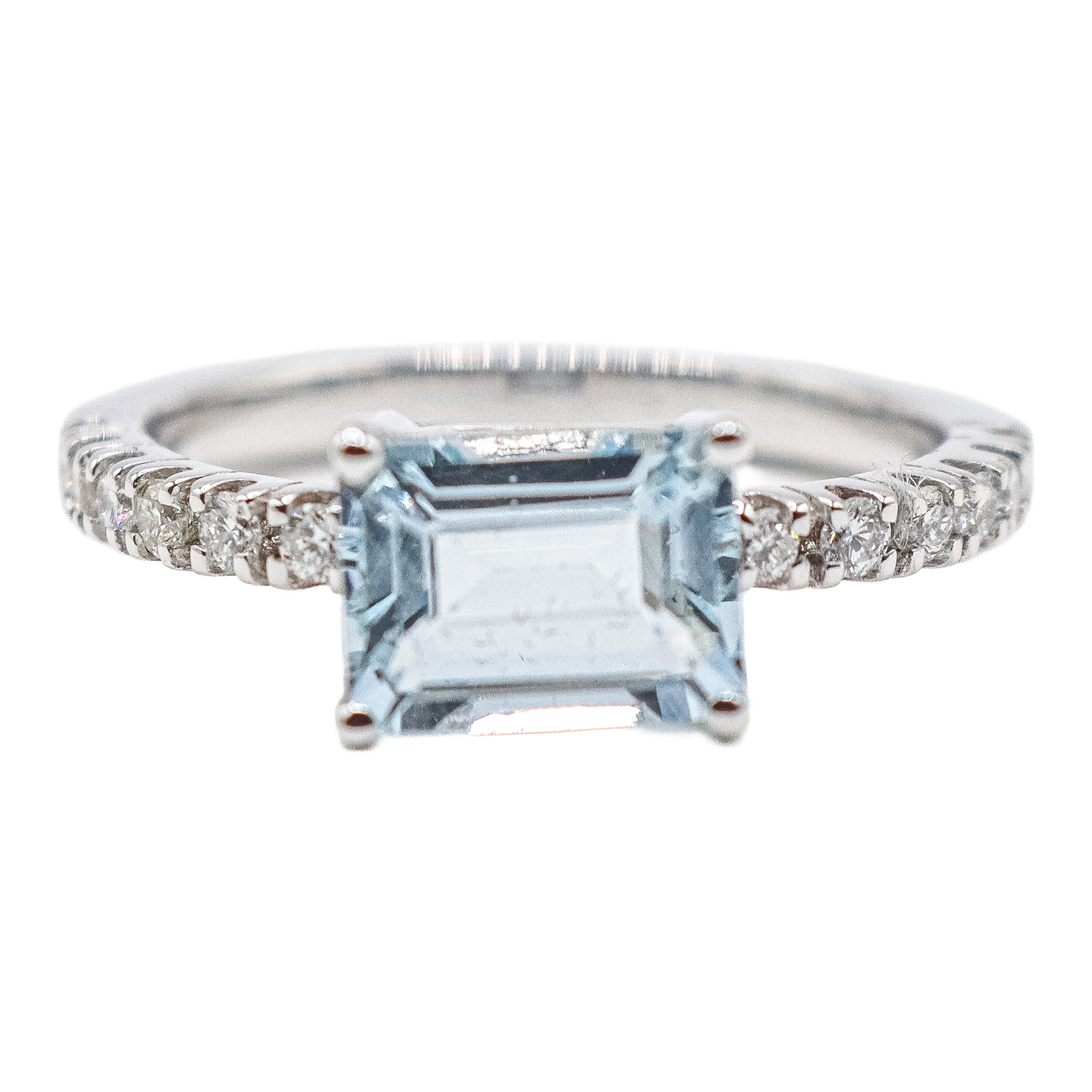 ANILLO CON AGUAMARINA CON BRILLANTES 