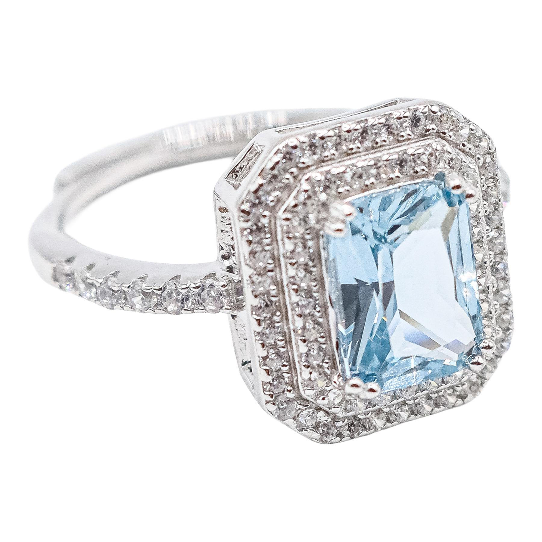 ANILLO Y DOS PARES DE PENDIENTES