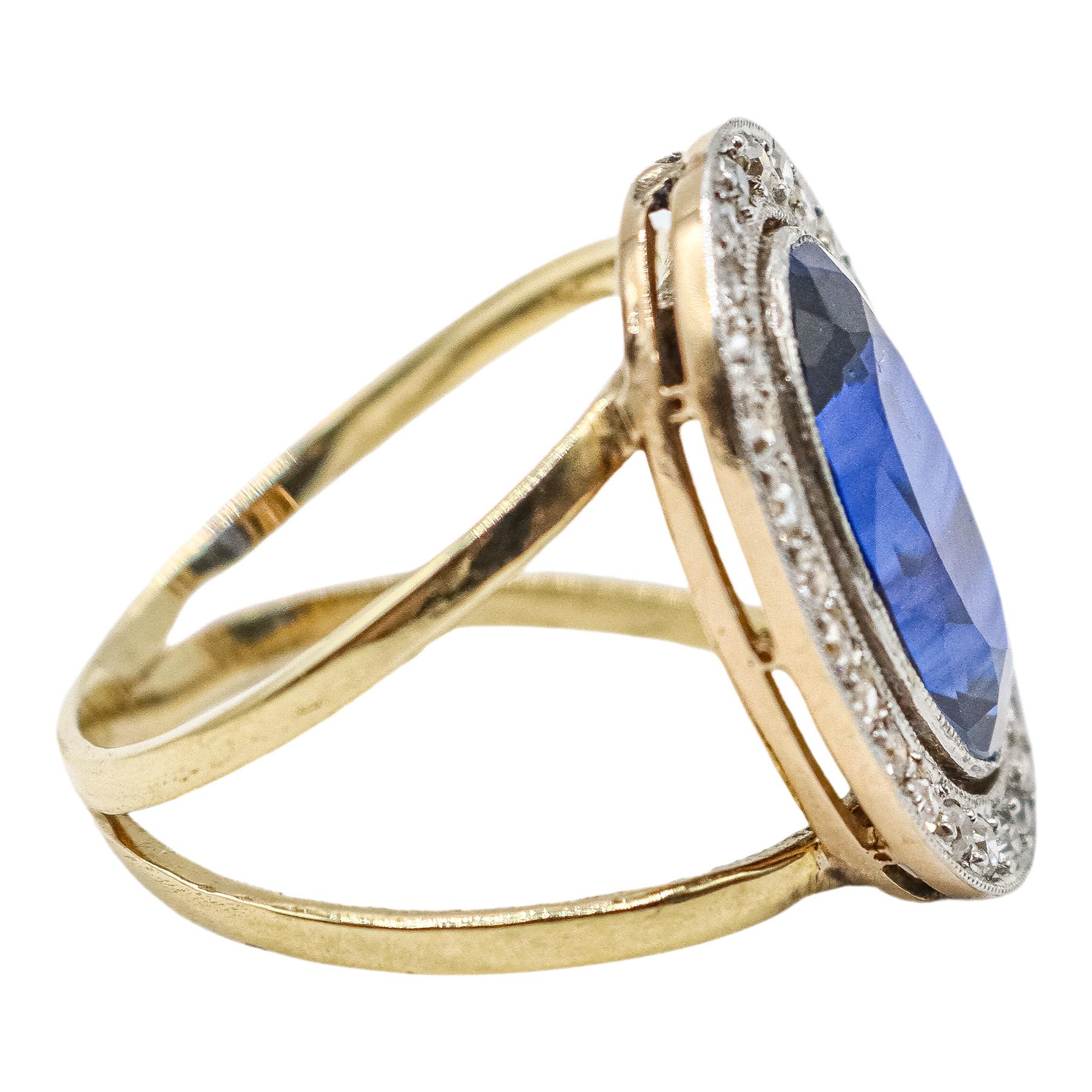 ANILLO ROSETÓN CON ZAFIRO Y DIAMANTES