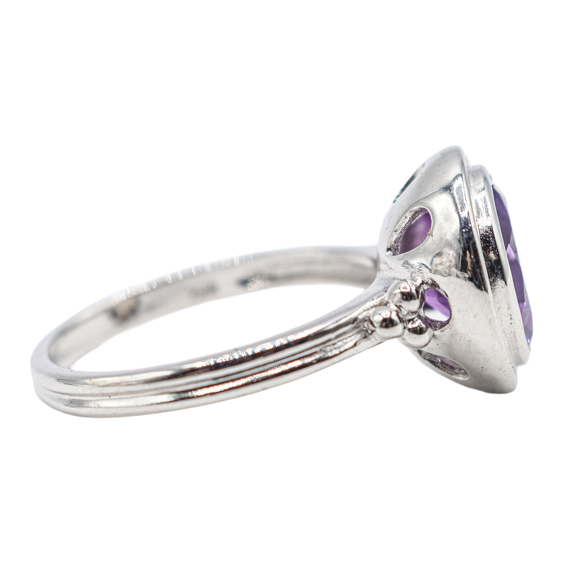 ANILLO SOLITARIO CON AMATISTA