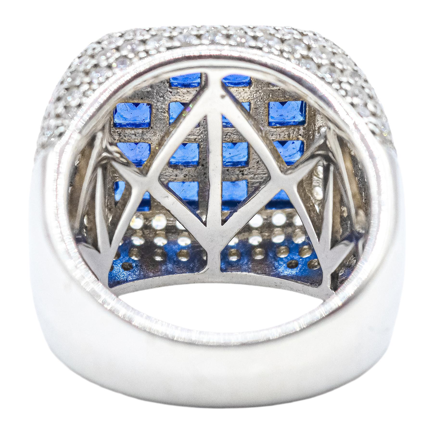 ANILLO SELLO CON CIRCONITAS Y CRISTALES AZULES