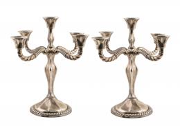 Pareja de candelabros de plata española S. XX