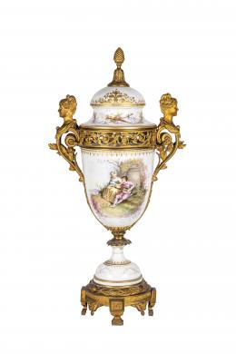 Jarrón en porcelana de Sèvres. Francia S. XIX