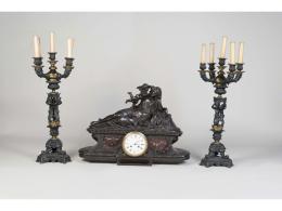 RELOJ DE SOBREMESA CON CANDELABROS, NAPOLEÓN III S. XIX