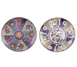PAREJA DE PLATOS DECORATIVOS IMARI. JAPÓN, S. XX.