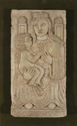SIGUIENDO MODELOS DEL ROMANICO Virgen con Niño