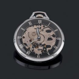 RELOJ LEPINE DE BOLSILLO SKELETON ,GIRARD PERREGAUX Fabricado en acero inoxidable. Maquinaria firmada "GIRARD PERREGAUX", tapa posterior en cristal, esfera que deja ver la maquinaria en la parte central y orla en esmalte negro con numeración romana, segun