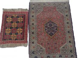 LOTE DE DOS ALFOMBRAS