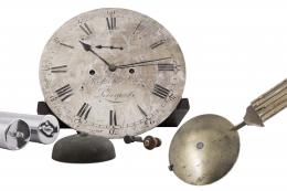 MAQUINARIA DE RELOJ DE CAJA ALTA CON ESFERA FIRMADA ROBERT ROSSKELL, LIVERPOOL, S.XIX