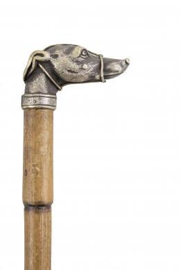 BASTÓN CON EMPUÑADURA DE BRONCE PLATEADO EN FORMA DE CABEZA DE GALGO, S.XX