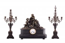 GUARNICIÓN DE RELOJ Y CANDELABROS ASOCIADOS, FRANCIA, S.XIX