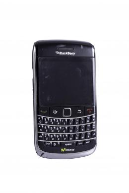 TELÉFONO BLACKBERRY BOLD 9700, NEGRO Sin tapa trasera ni batería, zonas rayadas. Exclusivo para repuesto, no se garantiza el funcionamiento de ningún terminal.