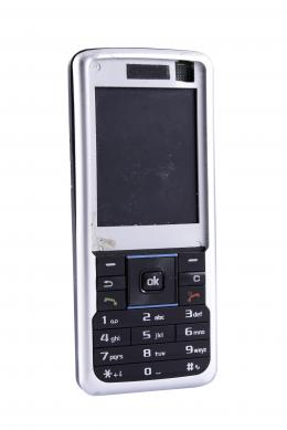 TELÉFONO ZTE F102 Sin cristal ni carcasa trasera. Exclusivo para repuesto, no se garantiza el funcionamiento de ningún terminal.