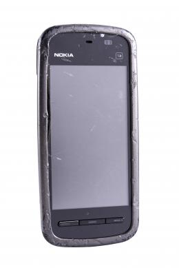 TELÉFONO NOKIA 5230, NEGRO Carcasa deteriorada y sin parte trasera ni batería. Exclusivo para repuesto, no se garantiza el funcionamiento de ningún terminal. 