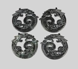 CONJUNTO DE 4 ACCESORIOS DE PODER. CHINA, S.XX