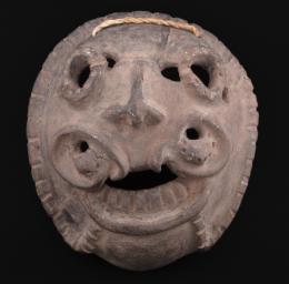 RÉPLICA DE MÁSCARA DE CHAMÁN PREHISPÁNICA
