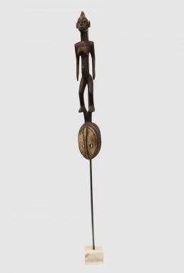 FIGURA AFRICANA DE LA FERTILIDAD EN MADERA TALLADA