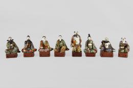 CONJUNTO DE 8 FIGURAS EN CERÁMICA ESMALTADA. CHINA, PPIOS. S. XX