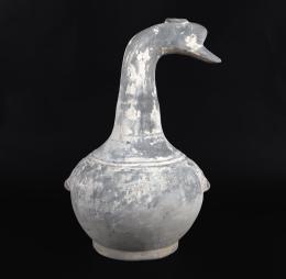 URNA CON FORMA DE PATO. SIGUIENDO MODELOS DE LA DINASTÍA HAN. CHINA, S.XVIII