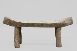ASIENTO EN MADERA FRUTAL MACIZA. ASIA CENTRAL