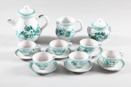 JUEGO DE CAFÉ DE CERÁMICA TRADICIONAL GALLEGA CON DECORACIÓN FLORAL EN VERDE, S.XX