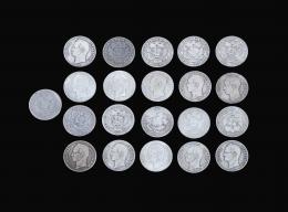 MONEDAS VENEZUELA LIBERTADOR BOLÍVAR AÑOS DE 1886 A 1936  Lote formado por 21 monedas de plata de ley venezolanas de años diferentes.