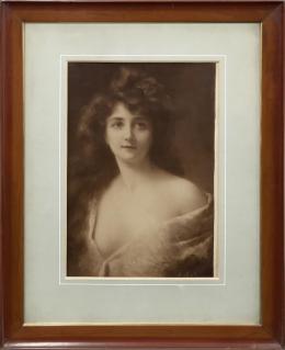 A. ASTI (S. XIX) RETRATO FEMENINO Fotograbado de litografía 47 cm. x33 cm.