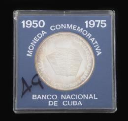 1 MONEDA CONMEMORATIVA DEL BANCO NACIONAL DE CUBA 1950-1975, CON CERTIFICADO
