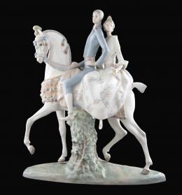 FIGURA DE PORCELANA DE LLADRÓ REPRESENTANDO VALENCIANOS A CABALLO. Porcelana 45 cm.