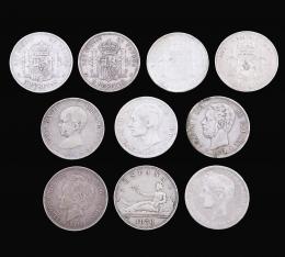LOTE DE 10 MONEDAS DE CINCO PESETAS DE PLATA (DE 1870 A 1898) Formado por 10 monedas de 5 pesetas de plata, correspondientes a:- 1 de Gobierno provisional (1870)- 1 de Amadeo I (1871)- 2 de Alfonso XII (1875-1877)- 6 de Alfonso XIII (1888-1898)