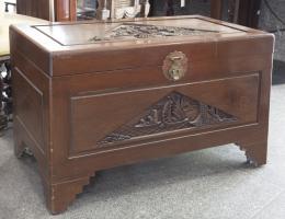 ARCÓN CHINO Madera 59,50 cm. x101 cm. x52 cm.