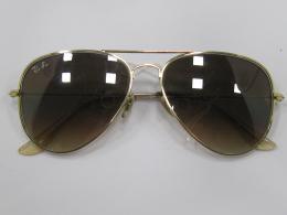GAFA DE SOL RAY BAN Marcadas señales de uso. Patillas deterioradas.