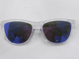 GAFA DE SOL OAKLEY Señales de uso. Lentes muy deterioradas-