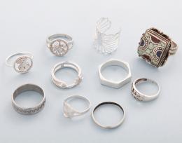 LOTE DE DIEZ ANILLOS DE METAL PLATEADO