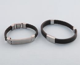 LOTE DE DOS PULSERAS DE ACERO. conjunto de dos pulseras de acero, cuero y caucho, una es de la marca Viceroy y la otra stainless steel.