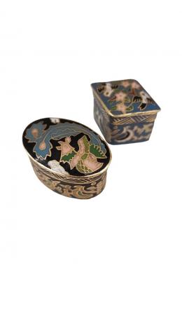 DOS PEQUEÑOS PASTILLEROS CHINOS ESMALTADOS CLOISONNÉ Metal y esmalte