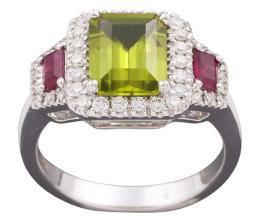 SORTIJA EN ORO 18KT, PERIDOTO, RUBÍES Y DIAMANTES