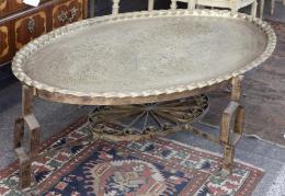 MESA OVALADA DE LATÓN