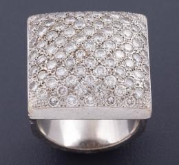 SORTIJA REALIZADA EN ORO DE 18 KT Y DIAMANTES APROX 4 CT