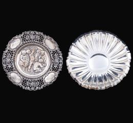 CONJUNTO DE DOS PLATOS DE METAL PLATEADO