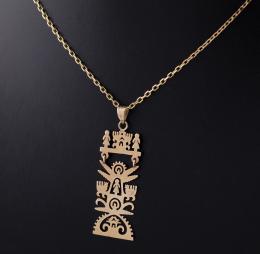 COLGANTE Y CADENA EN ORO DE 14KT Y 18KT Cadena en oro de 18kt. y colgante tipo azteca realizado en oro de 14kt