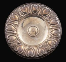 SALVA CON PIE EN METAL PLATEADO